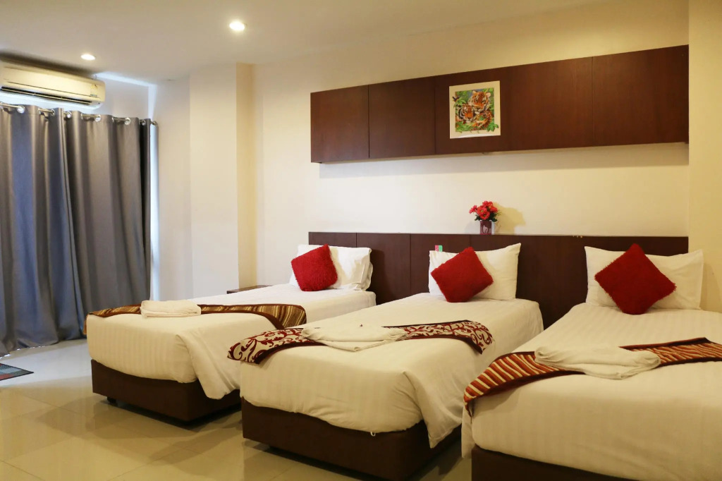 7 Sky Residency