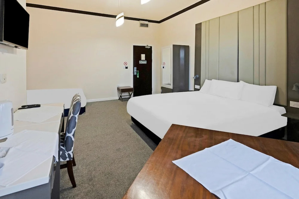 OYO The Baltimore Hotel