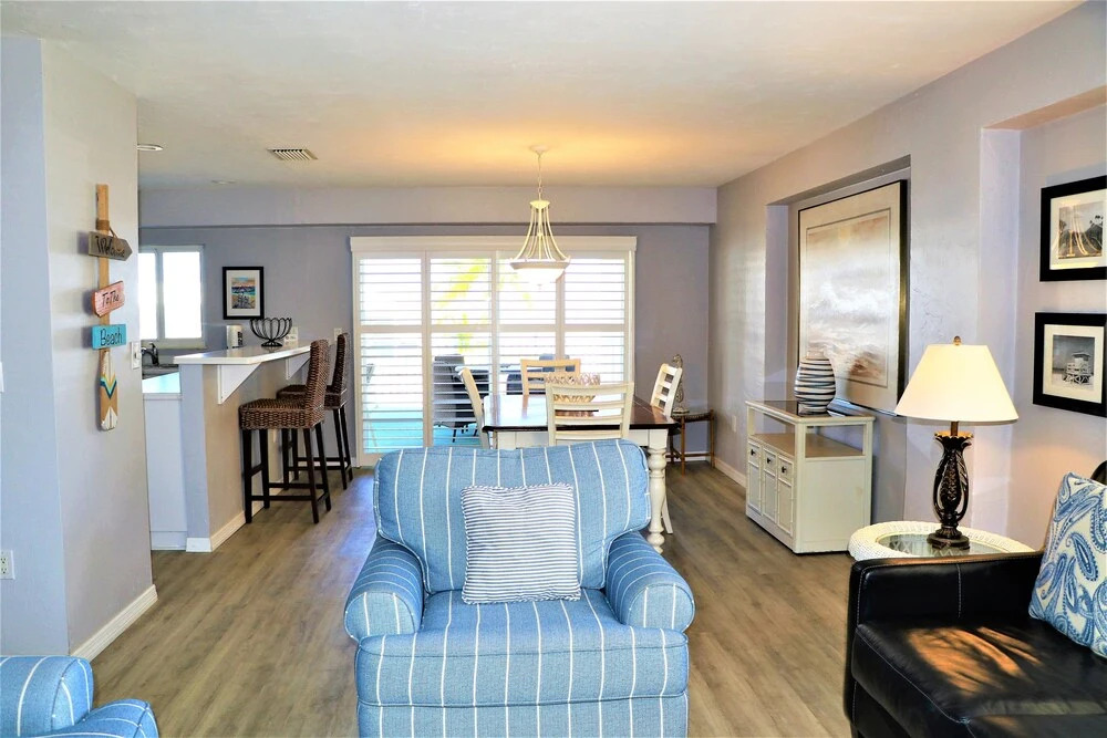 Jamaica Royale 203 Updated With A View! 2 Bedroom Condo