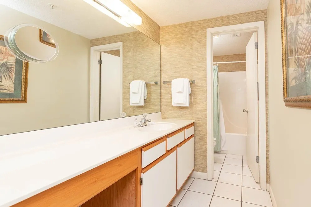 Phoenix X 1216 2 Bedroom Condo