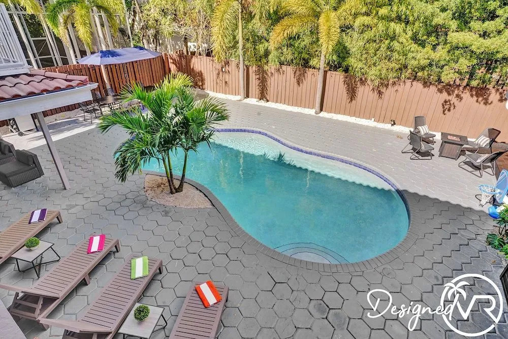 Modern 7 Br With Private Heated Pool