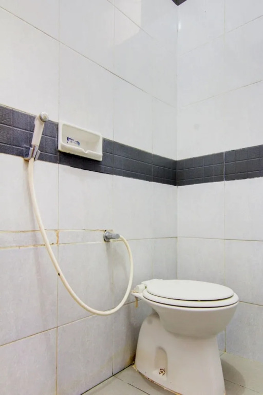 OYO Life 89990 Kost Waterfront 75 Sub