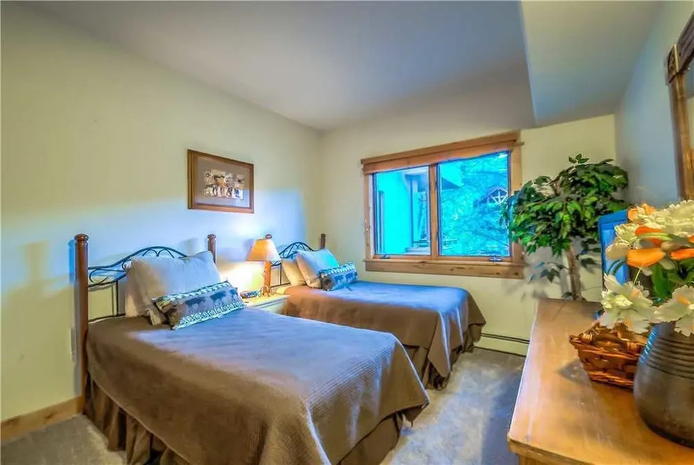 Canyon Creek B 204