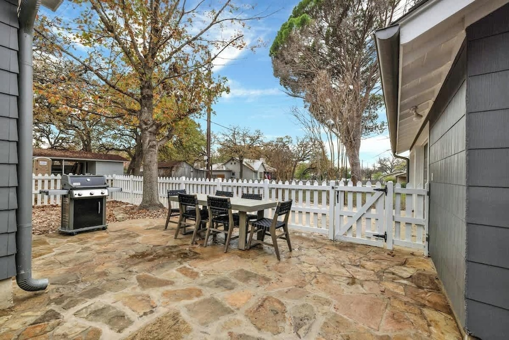 Harley House With Hot Tub & Grill - Historic District