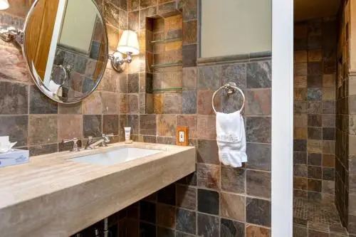 1700 Three Kings Dr Condo Unit #160