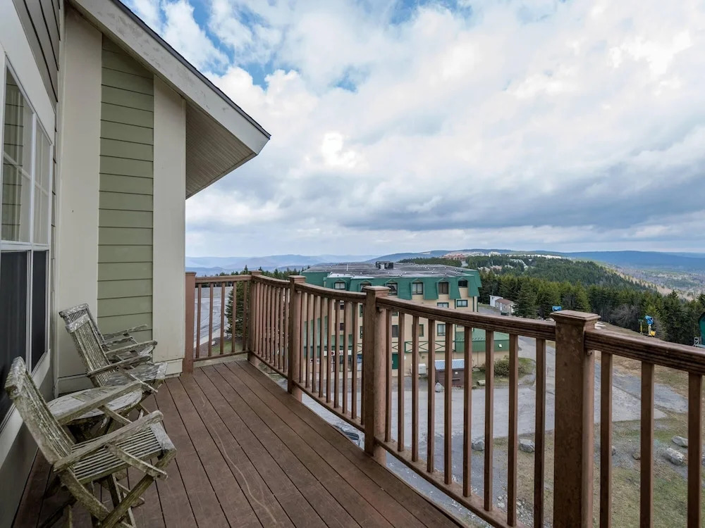 2 Br: Soaring Eagle 402
