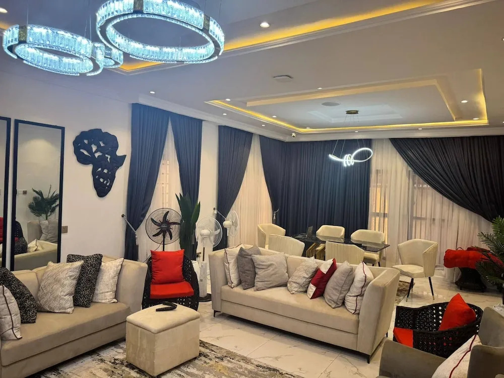 Serene Oasis in Lagos - Private Pool & Relaxing Ambiance