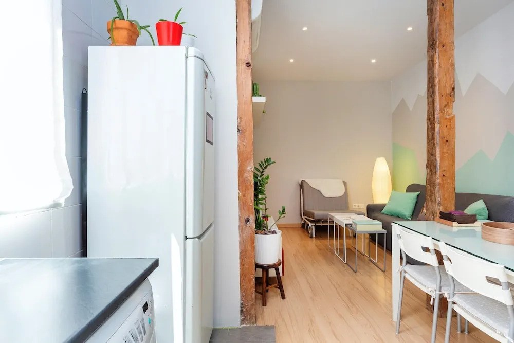 Apartment with 2 Bedrooms in Madrid, with Wifi