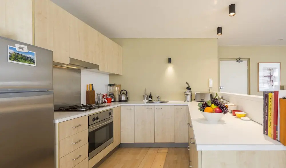 Spacious 1 Bedroom Apt Close To Green Square & Pool