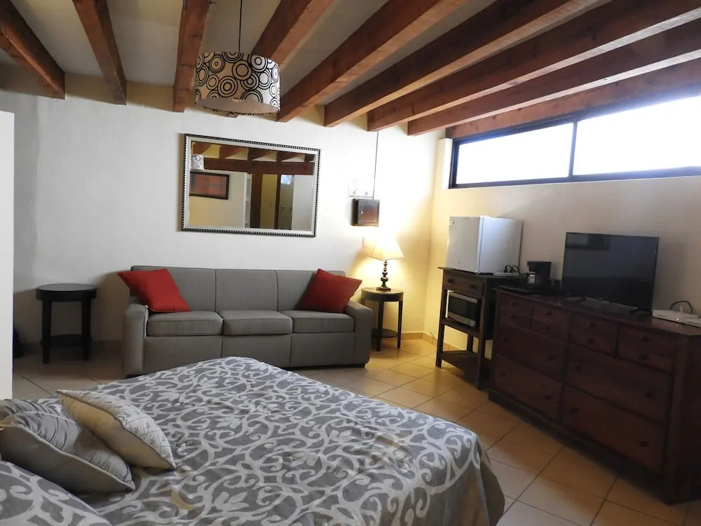 El encanto de Valenciana Studio & garage