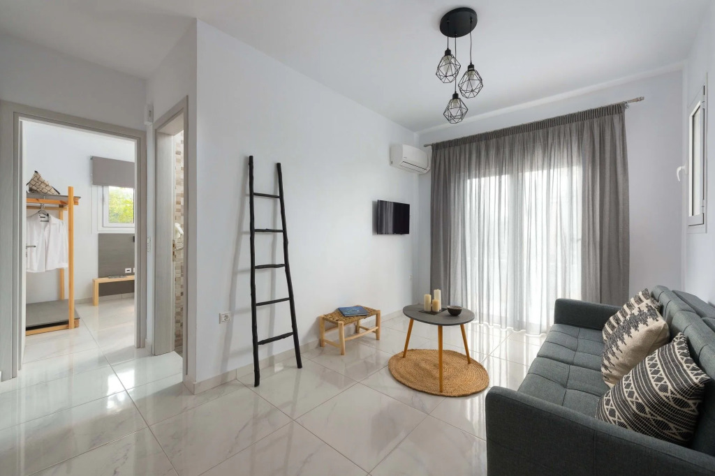 L & C Boutique Apartments