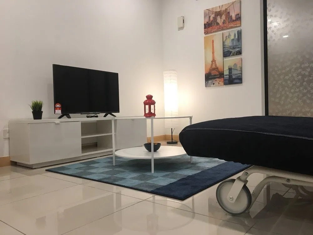 Lily and Loft - KL Gateway Bangsar LRT, WIFI, Netflix