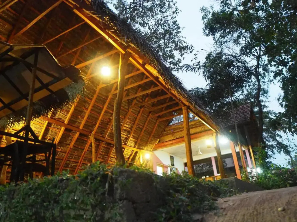 Weaver Bird Villa