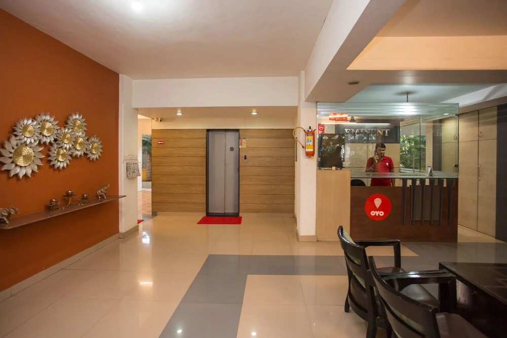 OYO 10934 Hotel Eminent