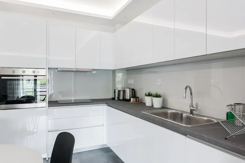 Stellar 3BR Apartment with Balcony