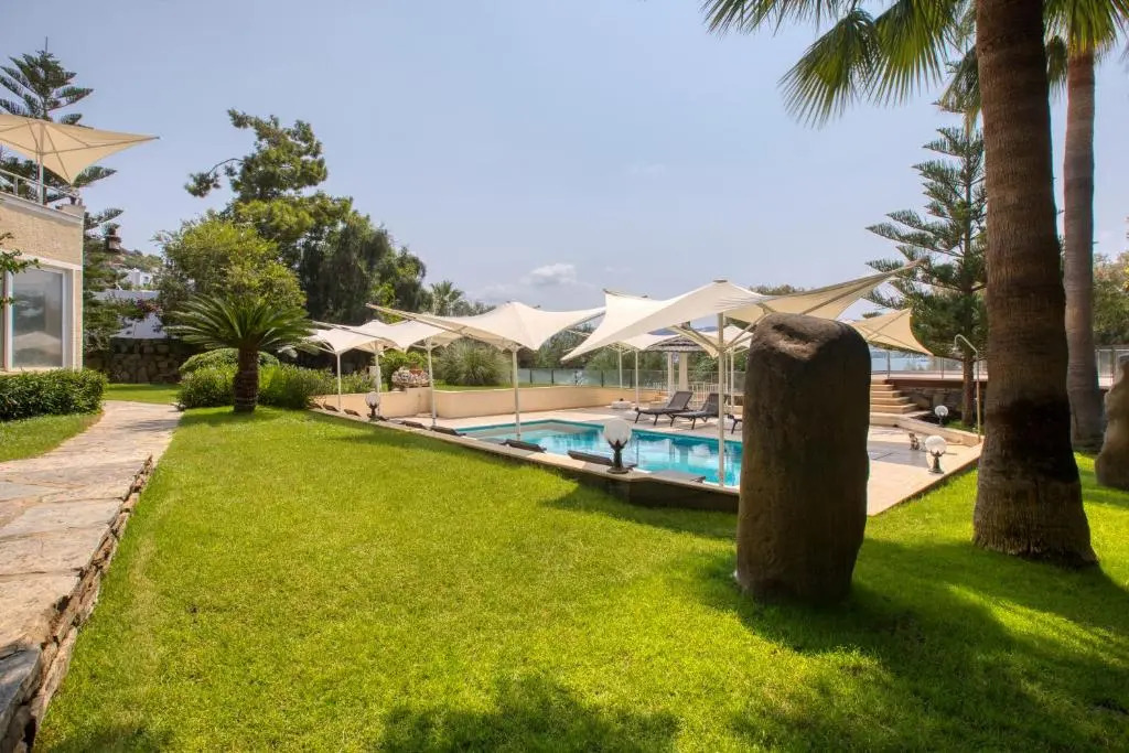 Farrys Boutique Hotel and Beach Club