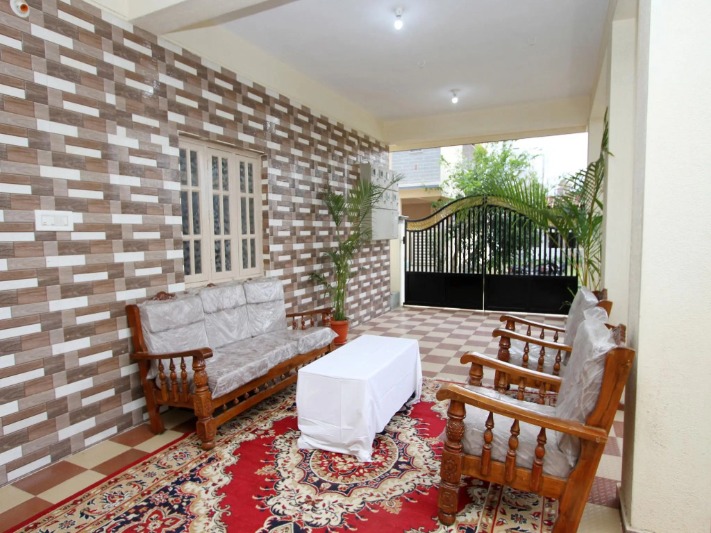OYO 9026 JJ Palace