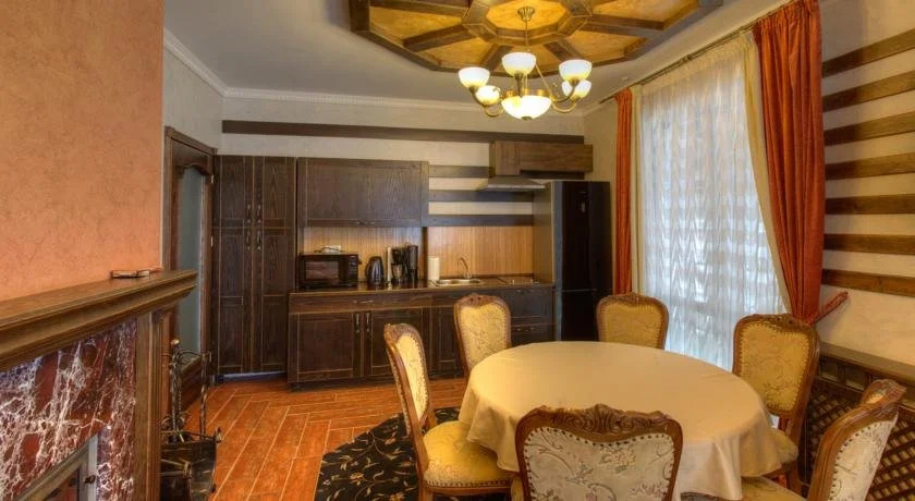 Iris Hotel