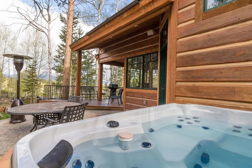 Mountainside Keystone Home by RedAwning