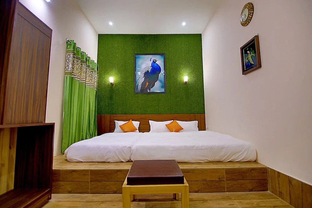 The Hideout Agra Garden Homestay - Near Taj Mahal