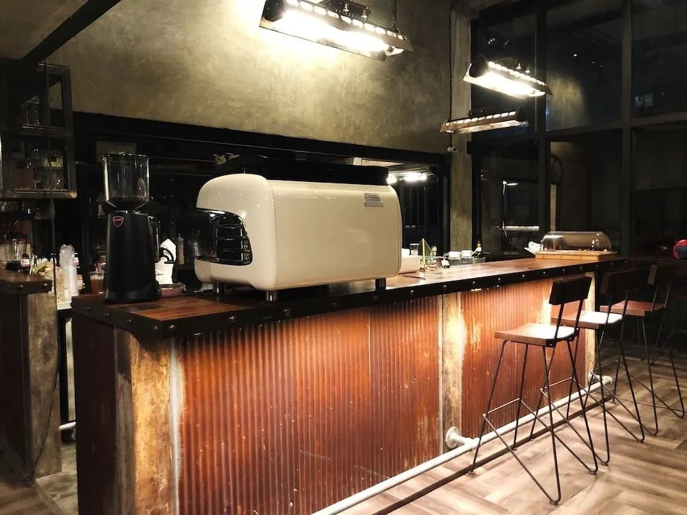 The Entaneer Poshtel