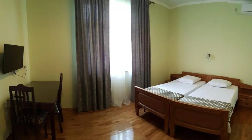 Lora Guesthouse