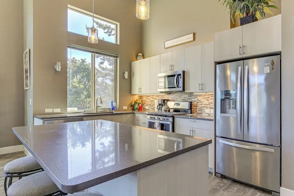 'gorge Retreat' - Modern Carson Home w/ Mtn Views!