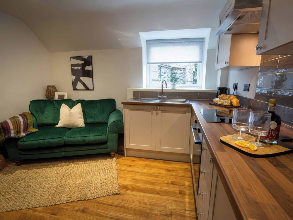 White Willow Apartment