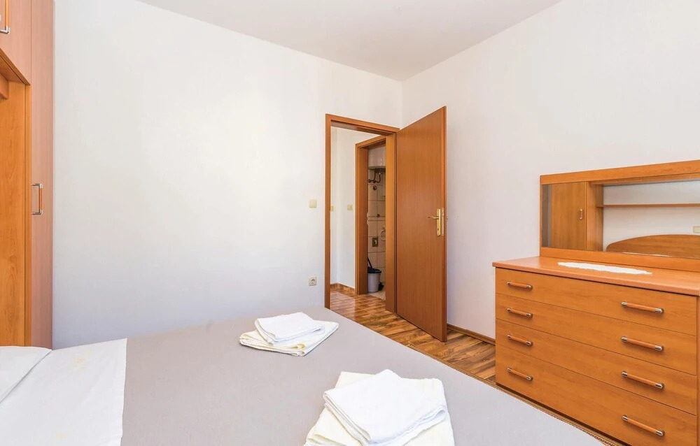 Beautiful Home in Banjol With Wifi and 2 Bedrooms