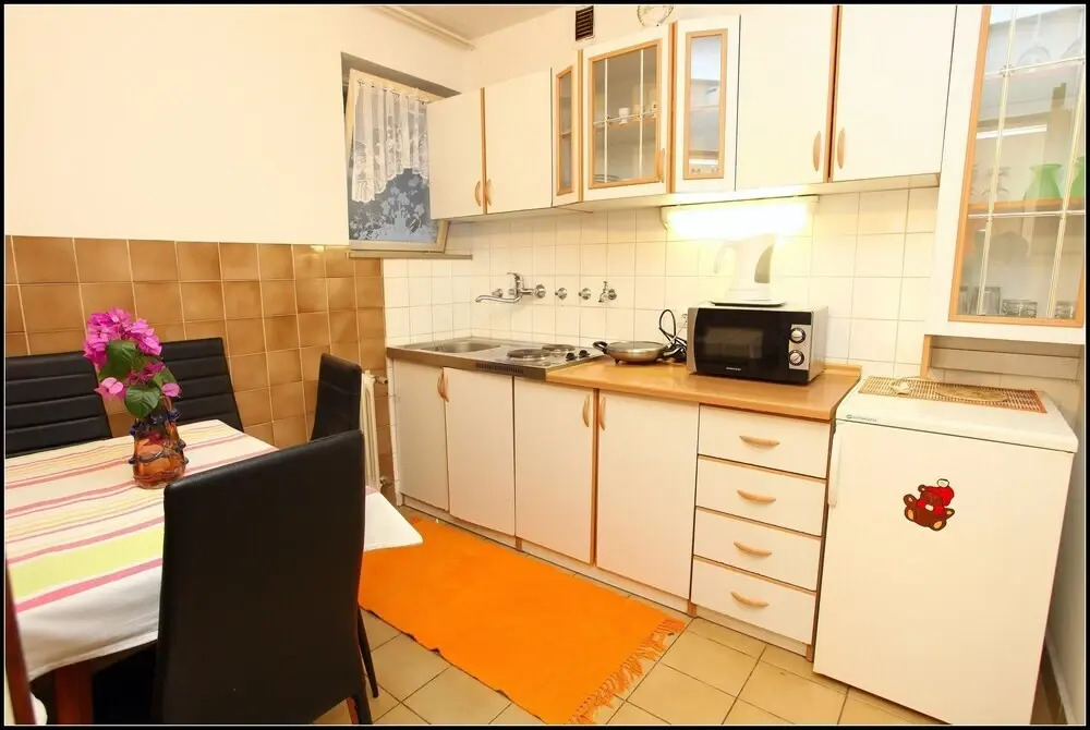 Champagne Apartments