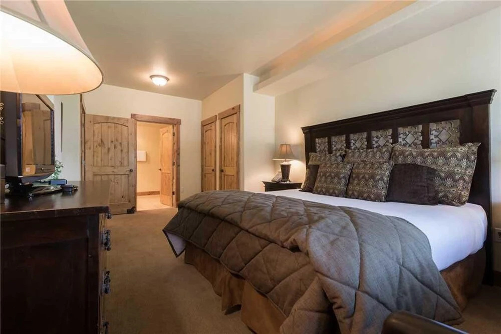 5112 Emerald Lodge, Trappeur's Crossing Apartment 2