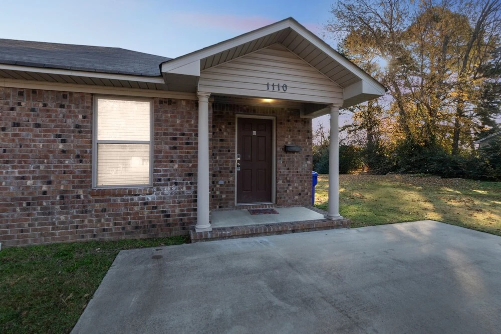 Charming In Conway 3 Bedroom Duplex by Redawning