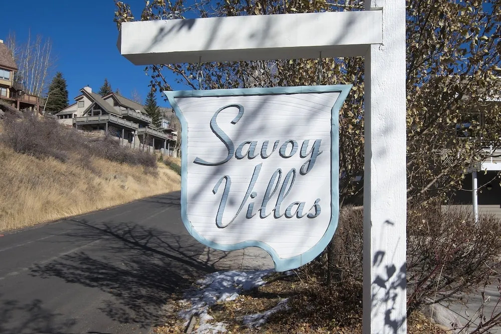 Savoy S 2d 3 Bedroom Condo by RedAwning