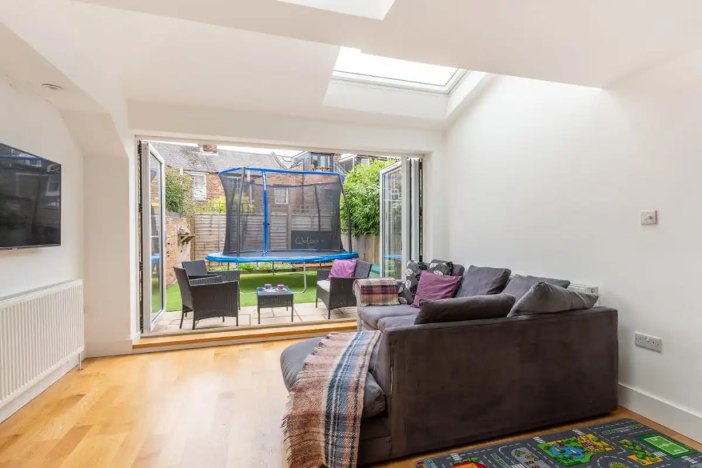 The Jericho Retreat - Bright & Spacious 4BDR Home with Garden