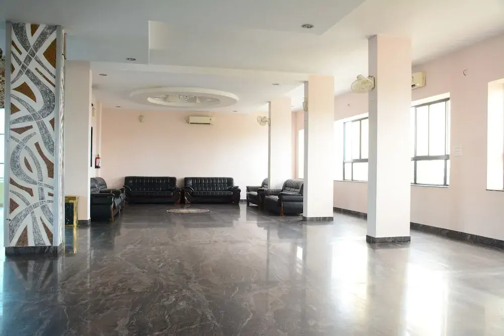 Super Hotel O Rani Durgawati Crossway Formerly Orient Palace