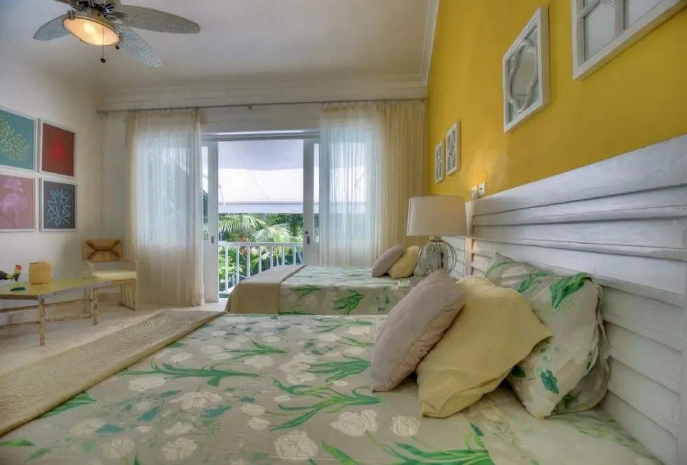 Golf-front Villa With Large Garden and Pool Area in Exclusive Beach Resort