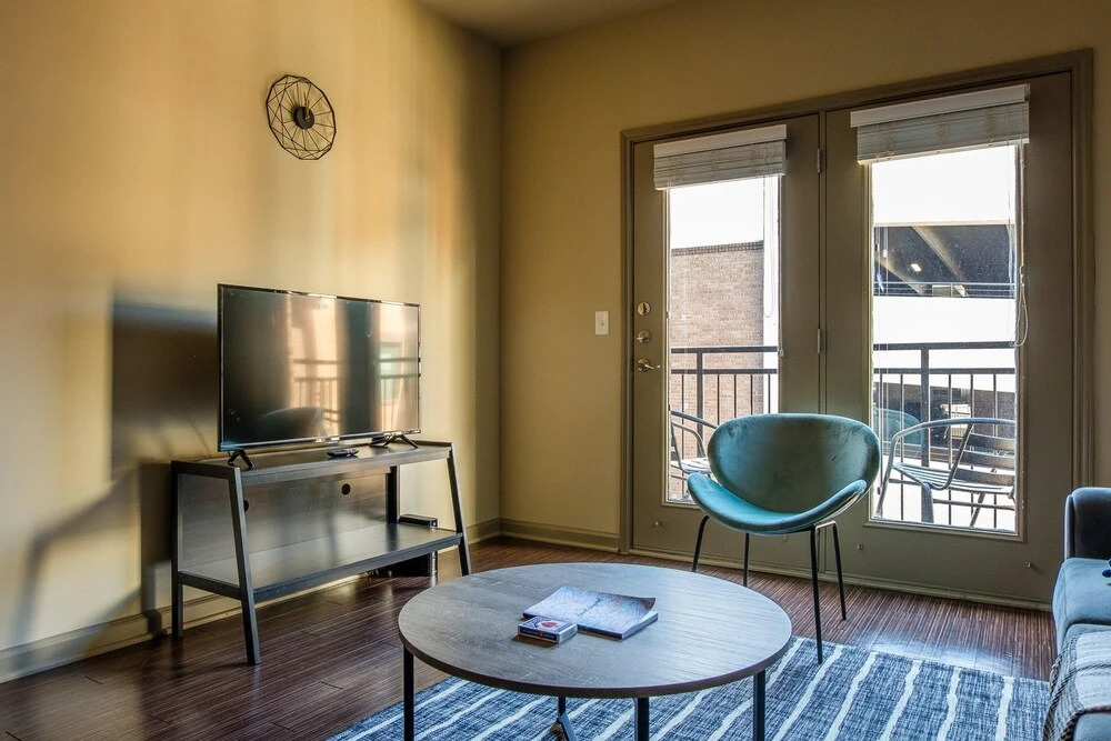 FRONTDESK Phoenix Apts Downtown Fort Worth
