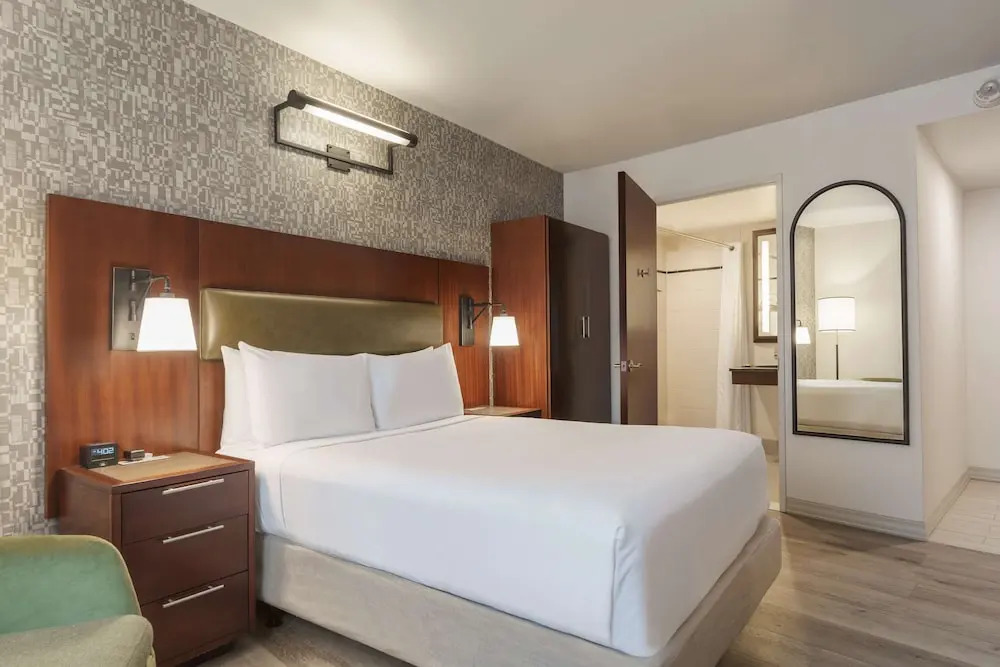 DoubleTree by Hilton New York Downtown