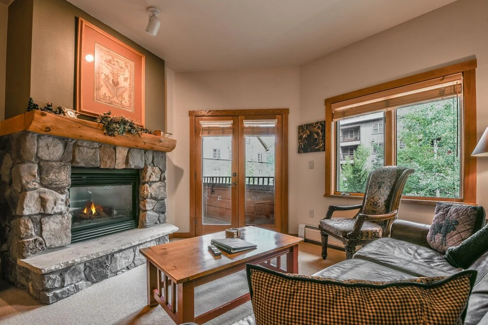 Arapahoe Lodge by Summit County Mountain Retreats