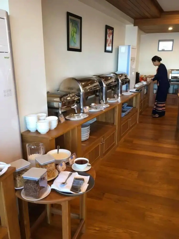 Ngapali Win Hotel