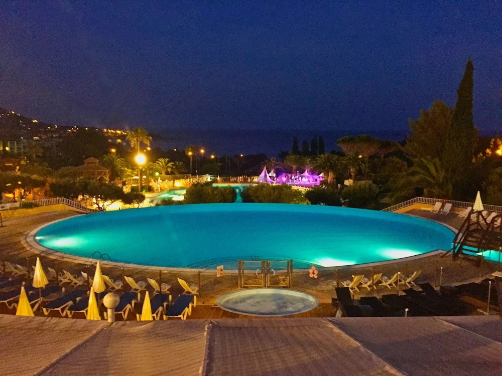 Cap Esterel Appartement climatisé Jardin Clos