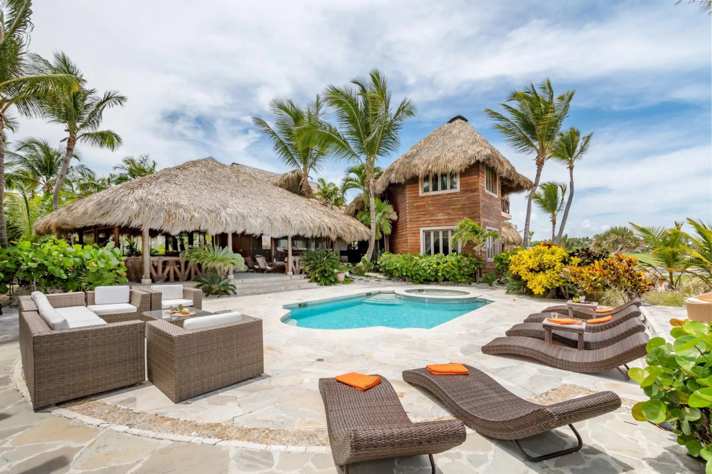 Spectacular 7.500 sq. ft. villa in Cap Cana for rent – Access to Eden Roc Beach Club, pool, chef, butler, maid