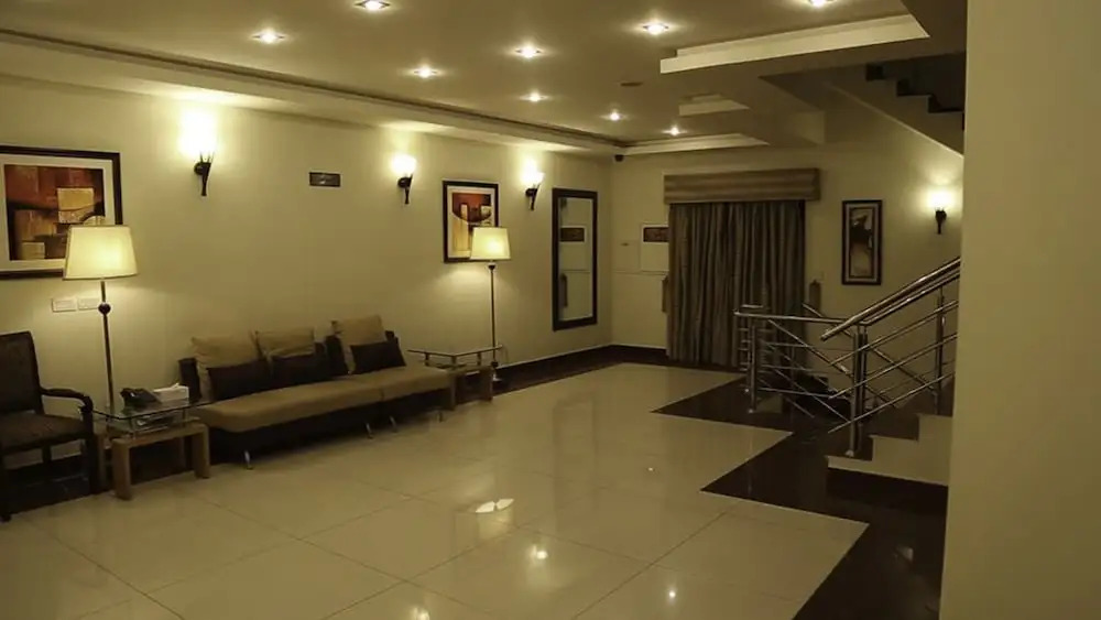 Desert Palm Hotel