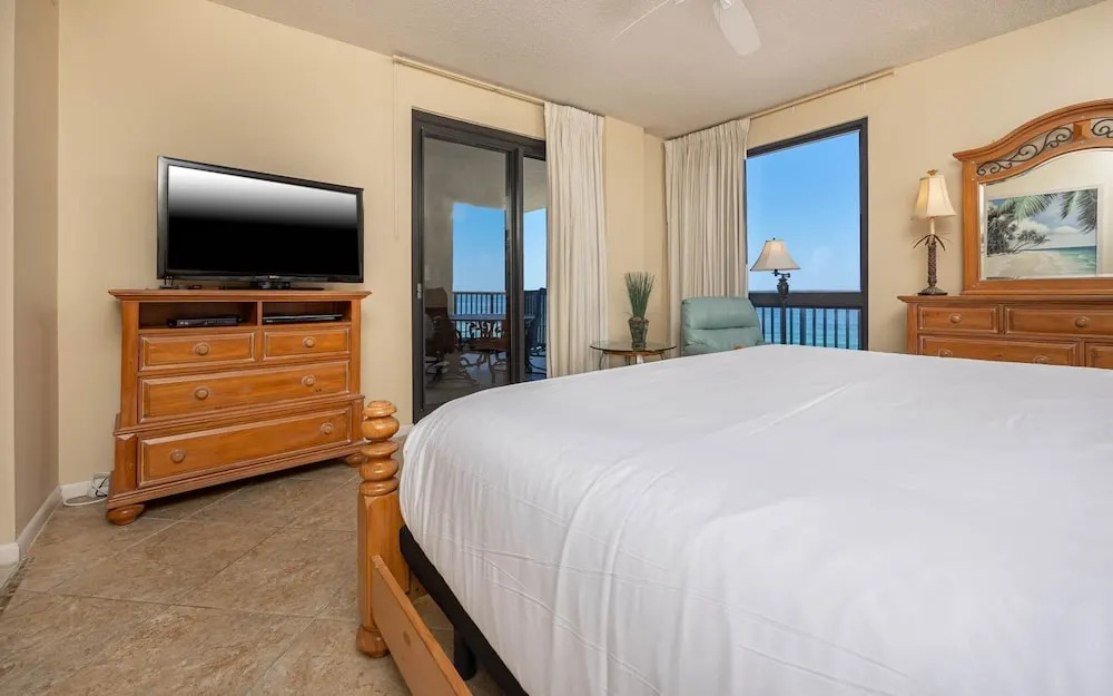 Romar House 804a 3 Bedroom Condo