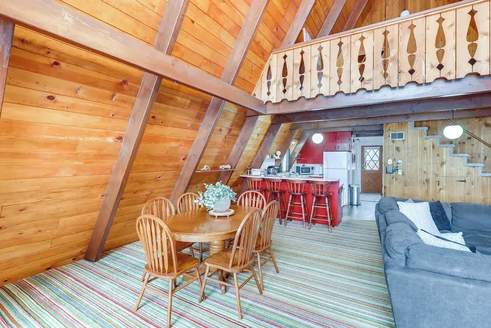 Red Lodge Cabin w/ Hot Tub ~ 1/2 Mi to Downtown!