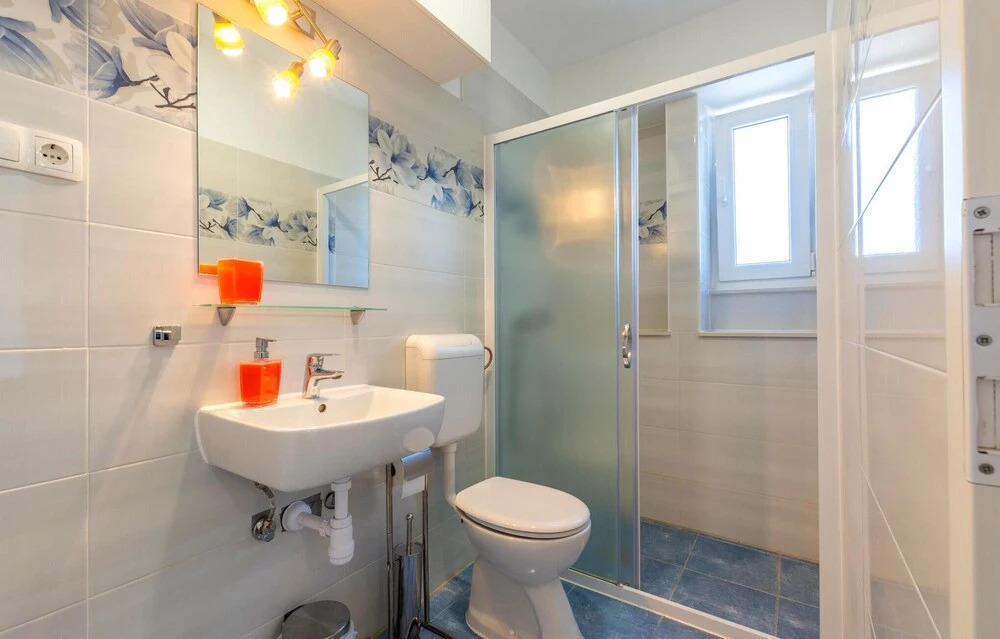 Amazing Apartment in Omis With 3 Bedrooms and Wifi