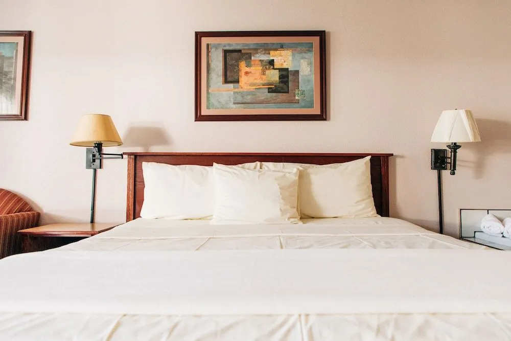 Quincy INN and Suites