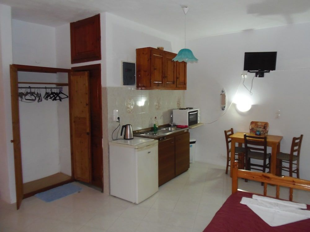 Studios Milos Skopelos-Where the Sea Meets the Sky
