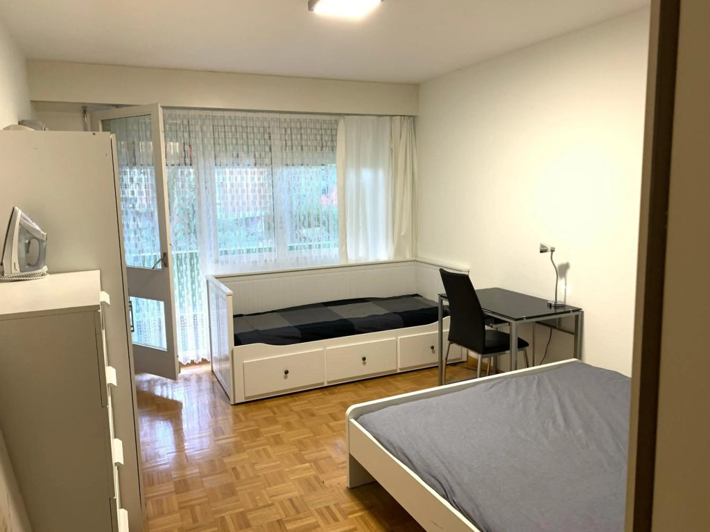 Large 3 room City Center Apartment Suitable for Couples and Families up to 5 people