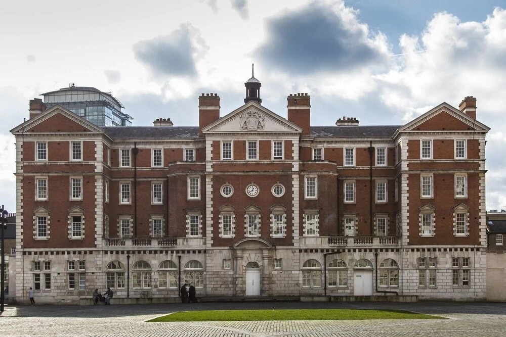 Warwick Square IX by Onefinestay